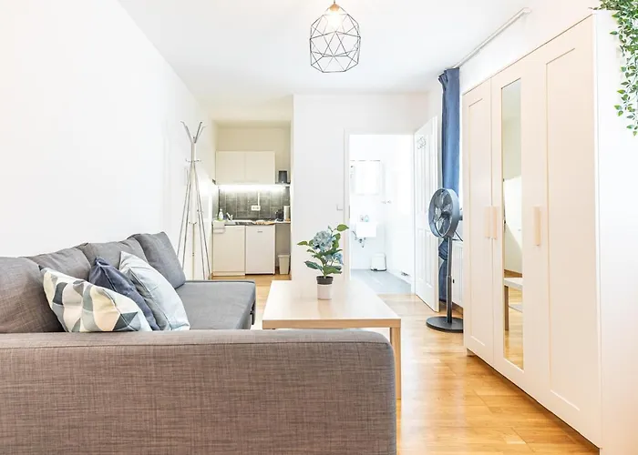 Calm & Easy By Jr City Apartments